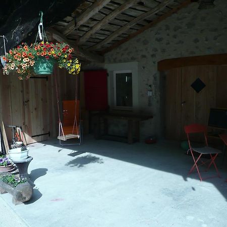 La Grange D'Agnes Bed and Breakfast Montmaur-en-Diois Exterior foto