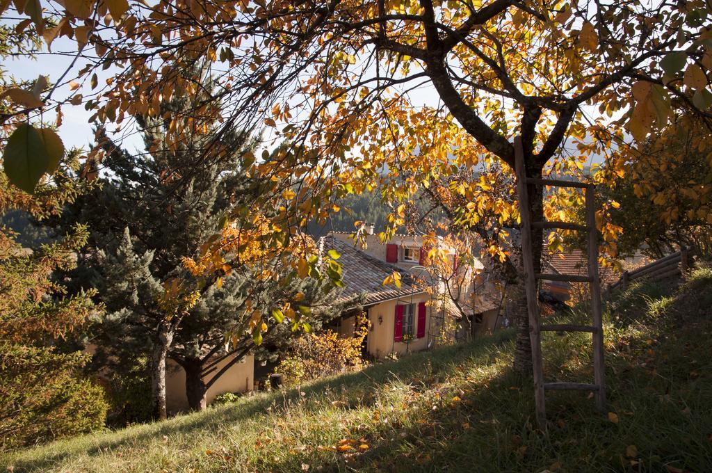 La Grange D'Agnes Bed and Breakfast Montmaur-en-Diois Exterior foto